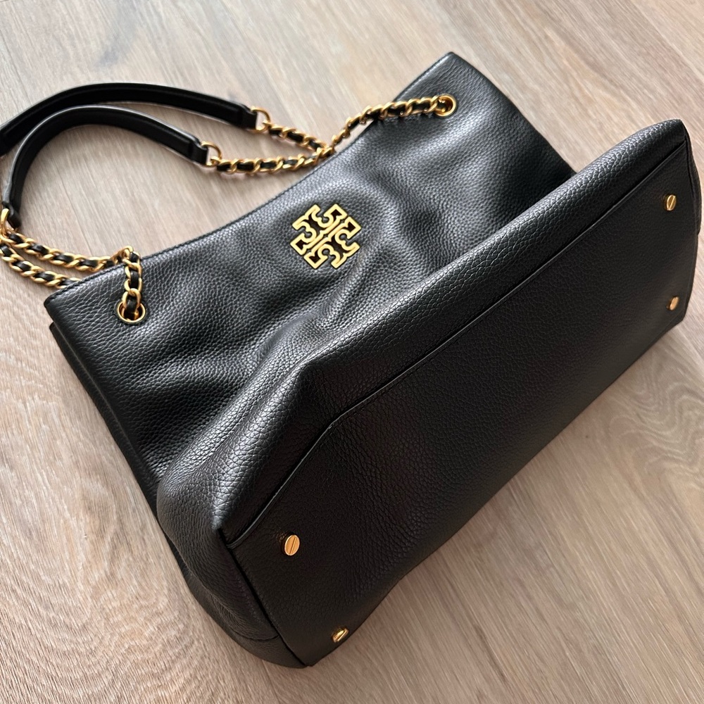 Tory Burch Black Leather Tote with Gold Chain Detail - Picture 5 of 7